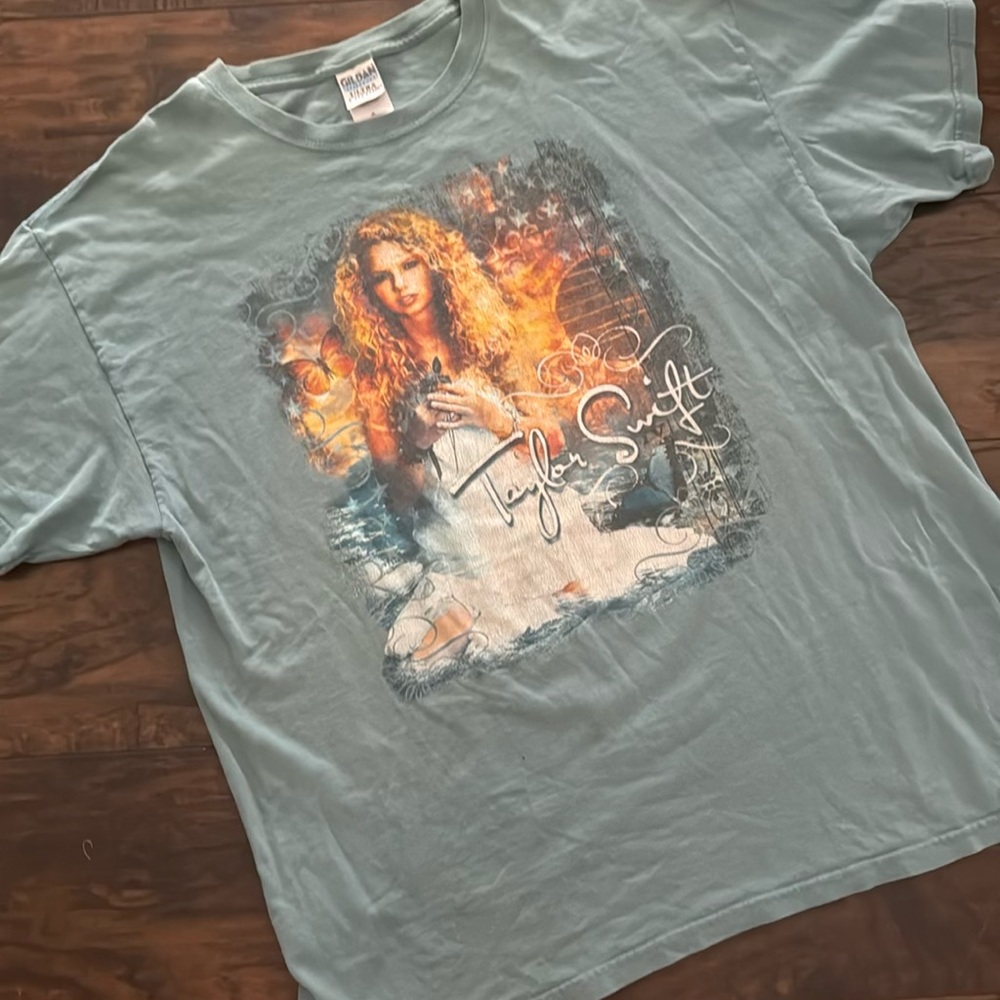 Vintage Taylor Swift Tour Tee